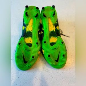 Nike Phantom Soccer Cleats